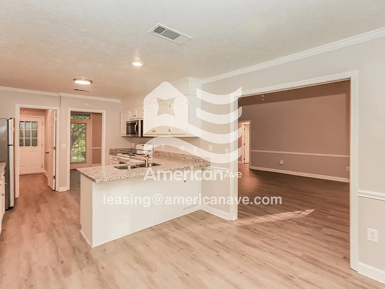883145_004_dining_room_13799471.jpg