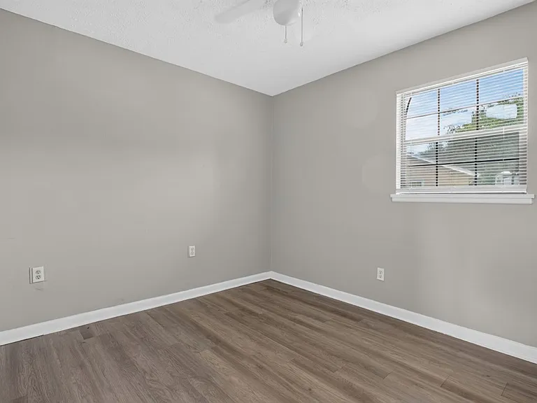 255 Woodside Dr — Photo 20