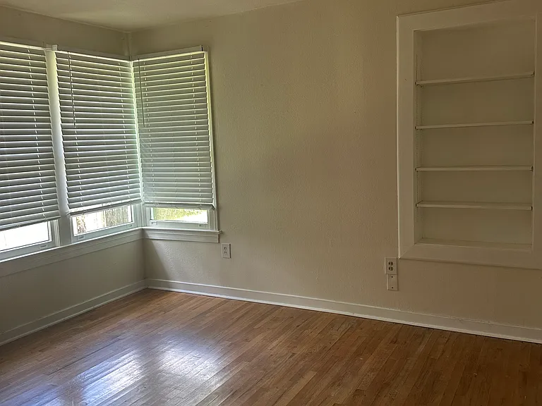 9161 Meadowood St — Photo 9