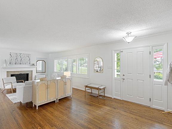 4th image of 11225 Sonja Dr