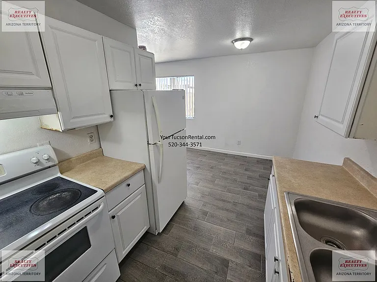 916 S 4th Avenue - Casitas Del Oeste — Photo 13