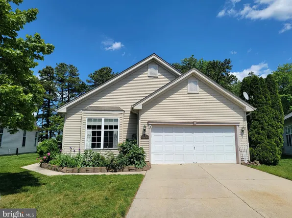 67 Warwick Way, Southampton, NJ 08088