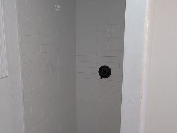 2nd image of 2615 1/2 Obama Blvd #2