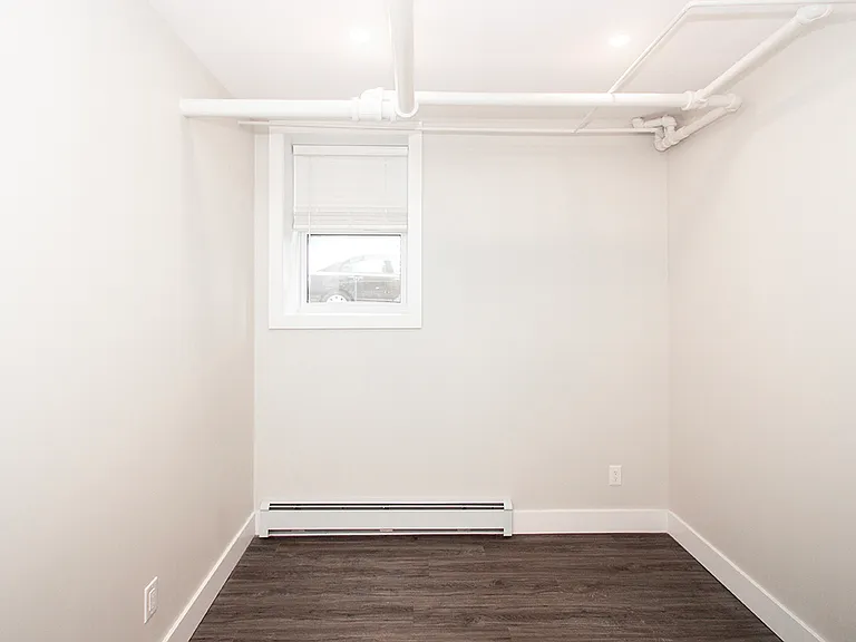 834 Grosvenor Ave #11 — Photo 13