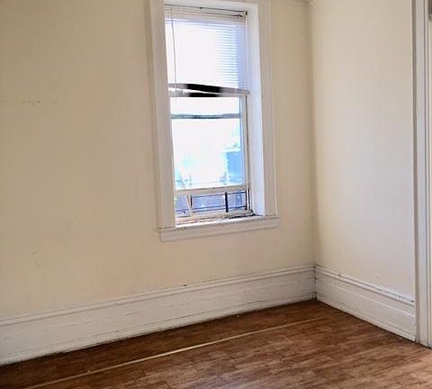 5th image of 1701 Woodbine St APT 16