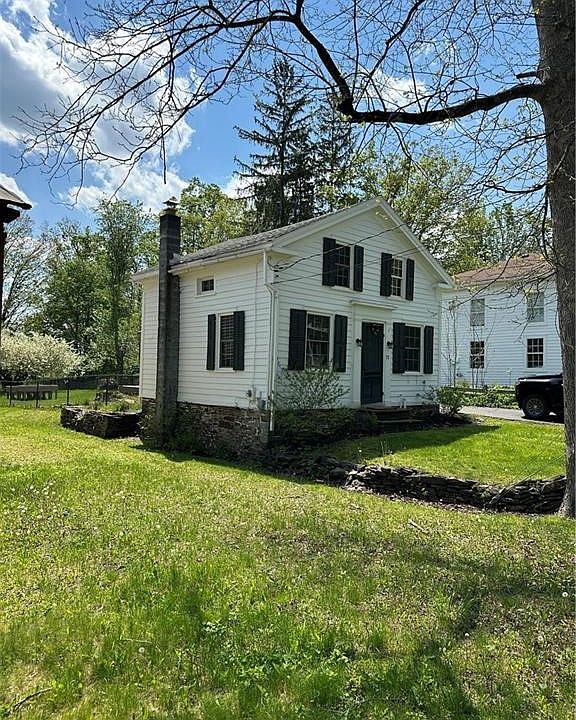 1st image of 30 Maple St