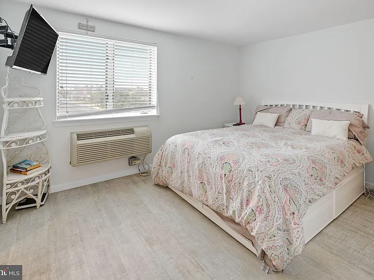9 Pearl St #1G — Photo 30