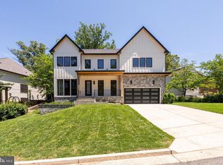 3830 30th Rd N, Arlington, VA 22207