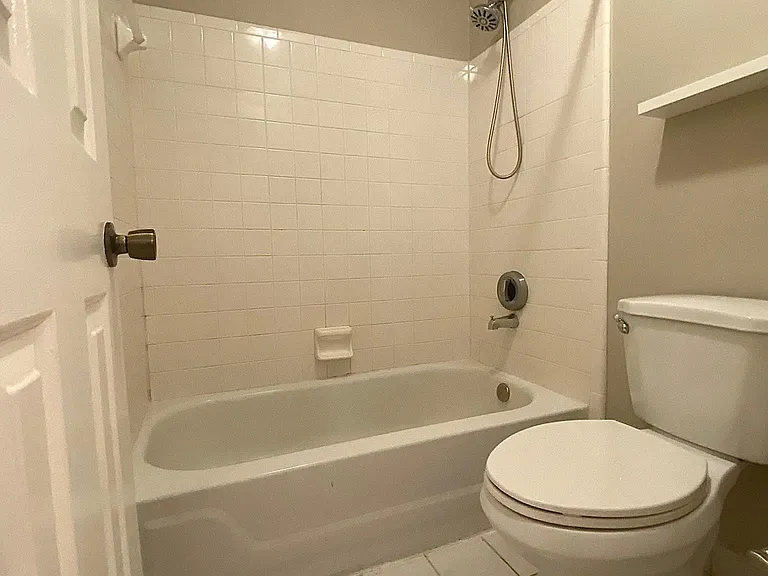 513 Granville Ct #513 — Photo 9