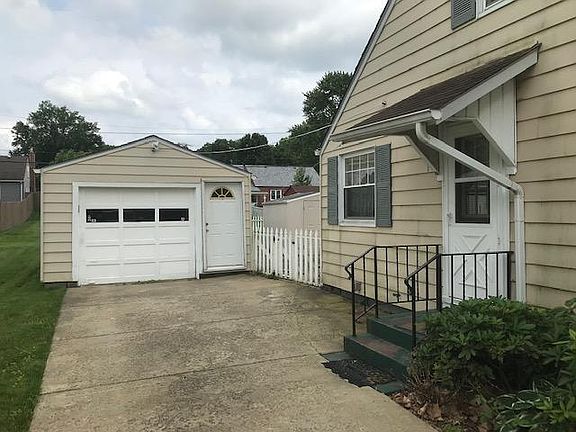 2nd image of 602 Bonnie Brae Ave NE