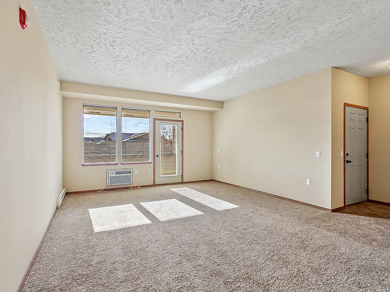 Eagle Point Apartments — Photo 27