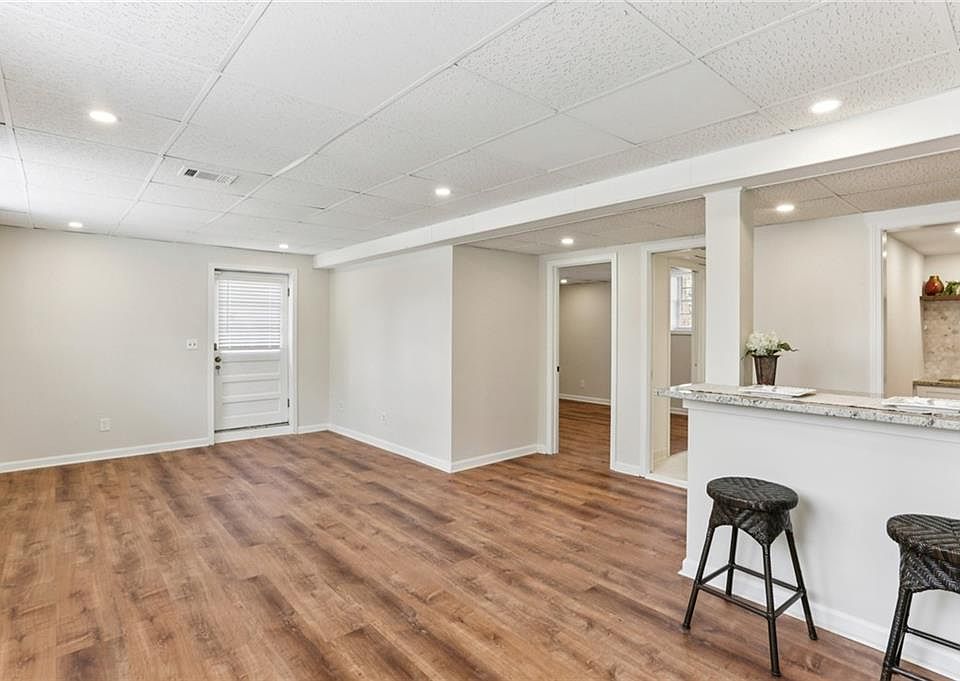 1st image of 2888 Bonanza Dr #B