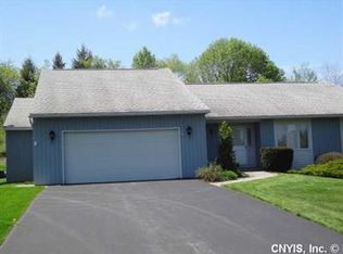 130 Spyglass Ln, Fayetteville, NY 13066
