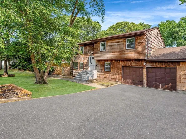 3 Texas Street, Selden, NY 11784