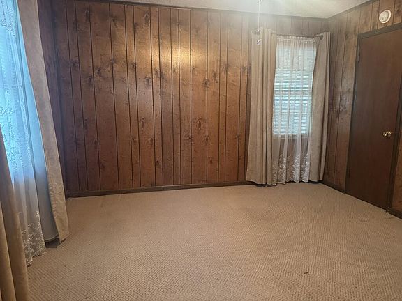 2nd image of 200 S Center Dr