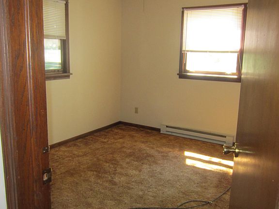 4th image of 637 McKinley St