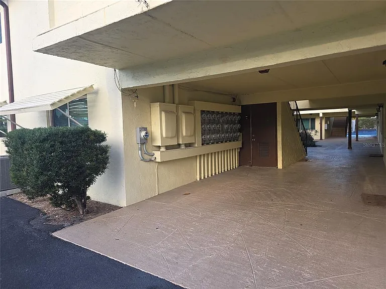 400 Oakridge Blvd #60 — Photo 23