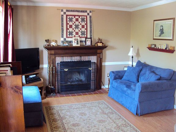 Living Room w/ fireplace!