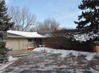 4304 S Vista Ln, Sioux Falls, SD 57105