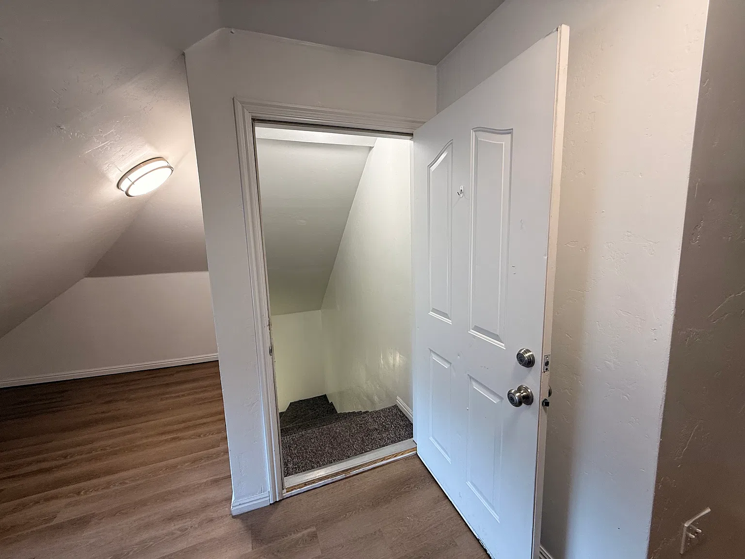 3 bed, 1600 sqft, $1,900 — Photo 3