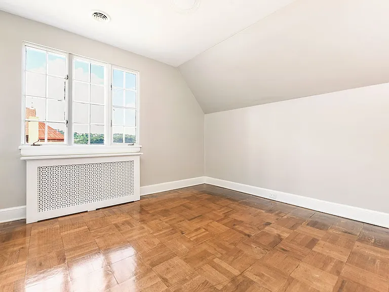 303 E. 10th Avenue — Photo 32