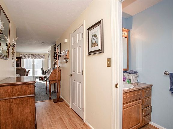 4th image of 305 Standpipe Dr Unit 305