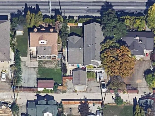 1077 Clement Ave #1, Kelowna, BC V1Y 7E3