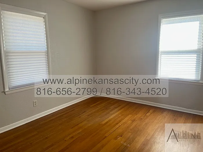 7131 Main St #UPPER — Photo 16