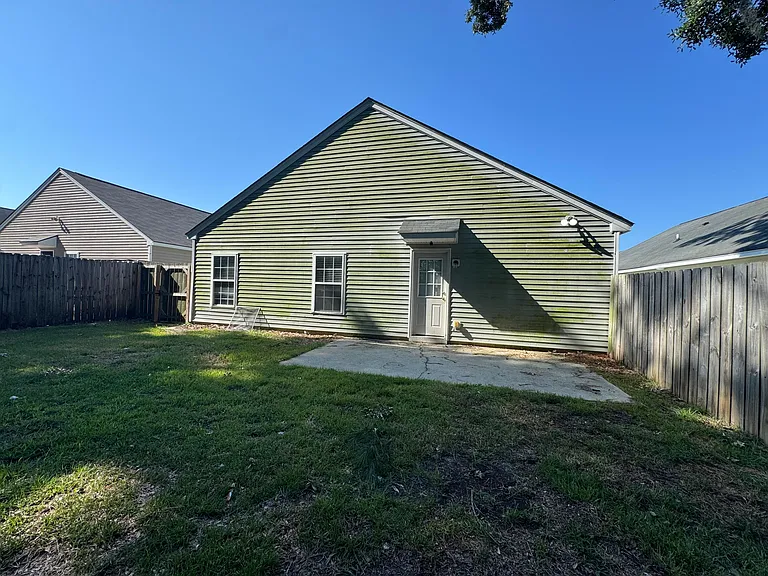 218 Wildberry Ln — Photo 9