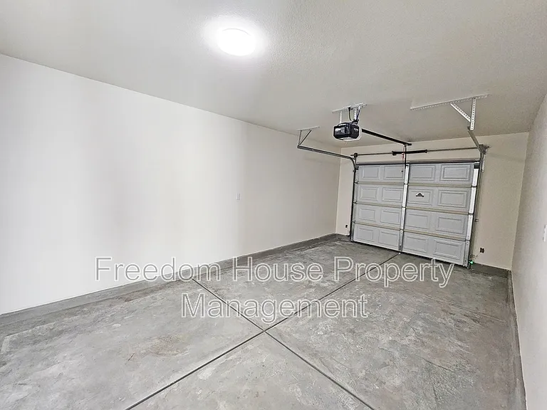 581 Valiant Ave — Photo 25