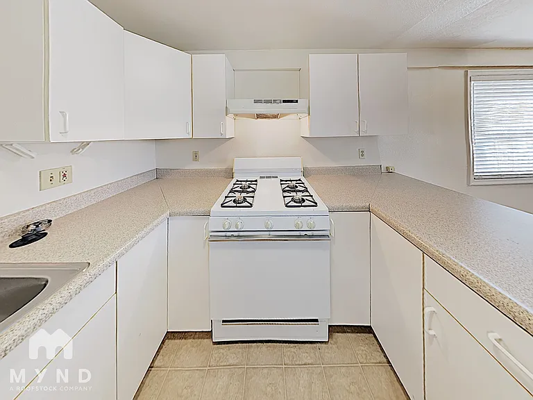 409 13th St #B — Photo 6
