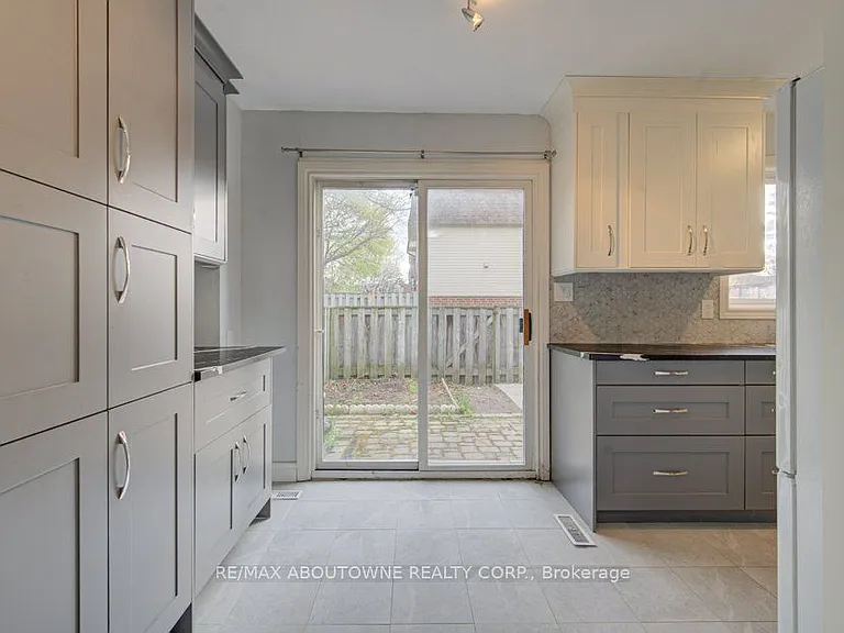 30 Heslop Rd #16 — Photo 7