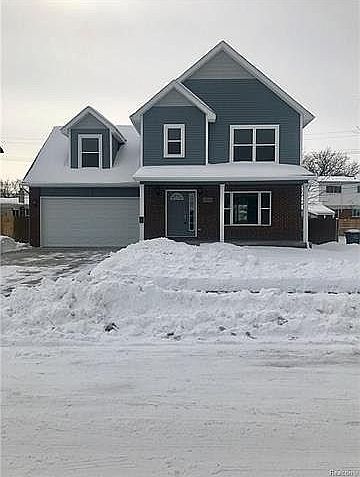 2nd image of 22944 Pleasant St