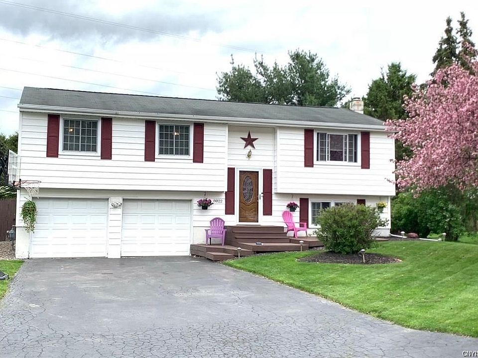 1st image of 8022 Pickett Ln