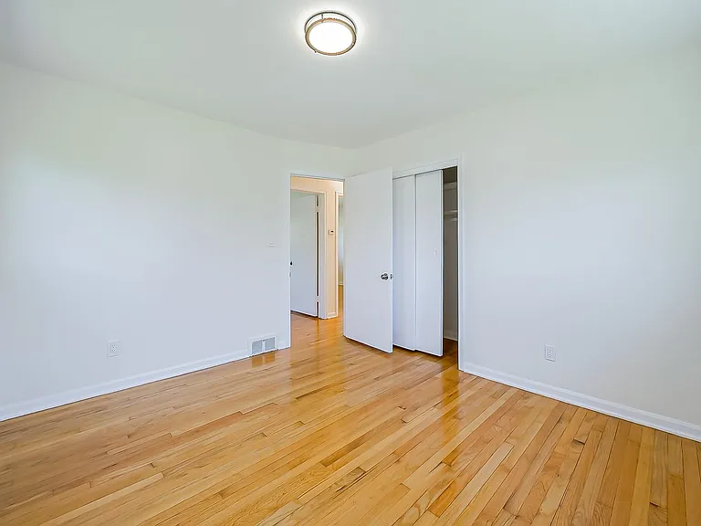 8701 Brookville Rd — Photo 15