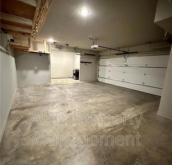 3819 W Maclura Way — Photo 8