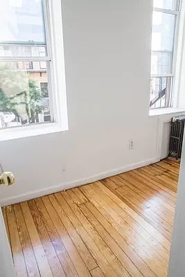 4th image of 17 Saint Marks Pl #4R