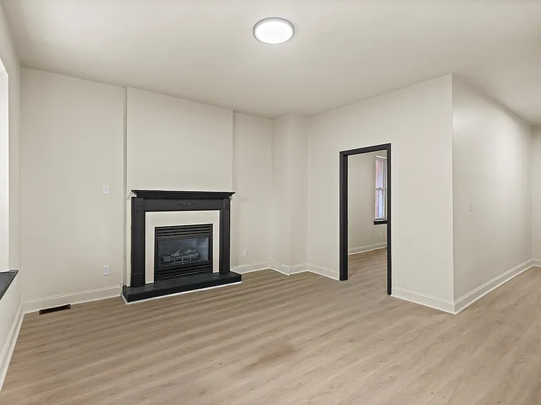 2834 Mount Pleasant St — Photo 5