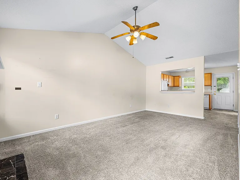 116 Live Oak Ct — Photo 6