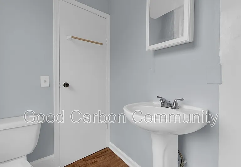 131 Allen St #2 — Photo 10