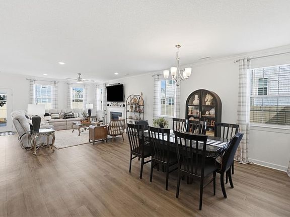 5th image of 1912 Merano Ln