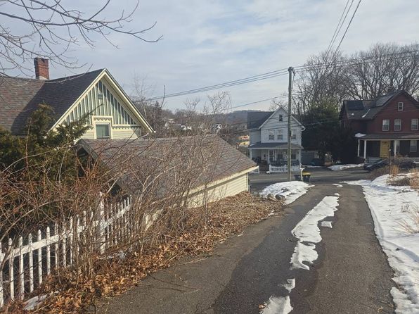 40 Church St, Seymour, CT 06483