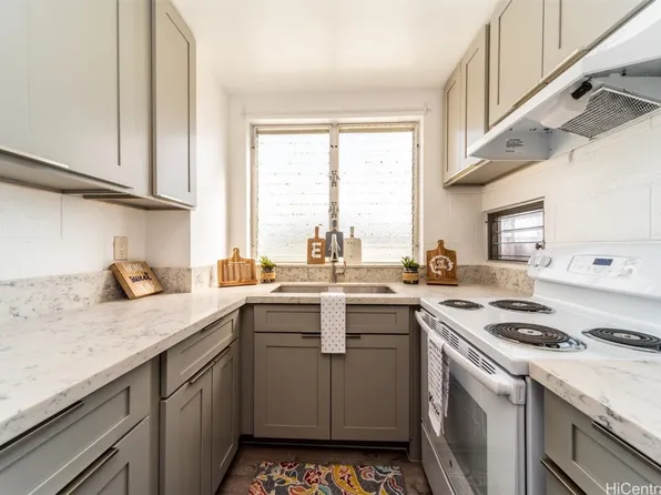 1555 Pohaku St APT A302, Honolulu, HI 96817