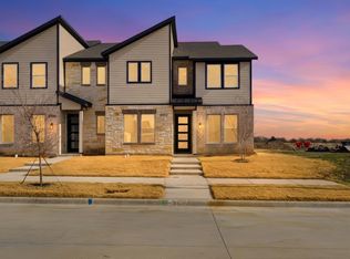 8902 Lowell St, Rowlett, TX 75089
