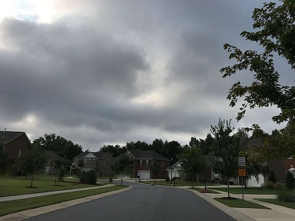 4th image of 657 Millstream Dr