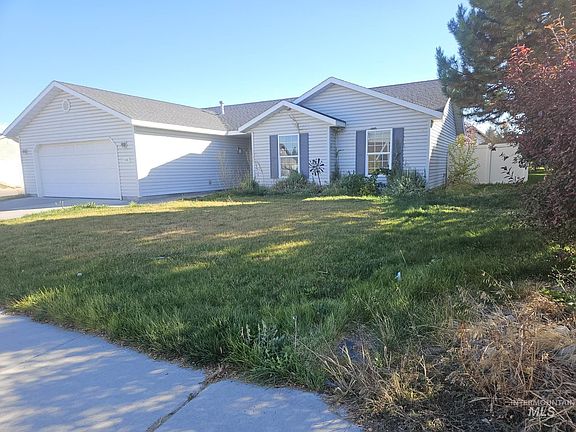 2nd image of 226 Bellevue Ct