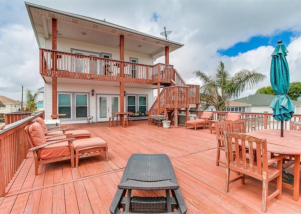 1st image of 262 Barracuda St
