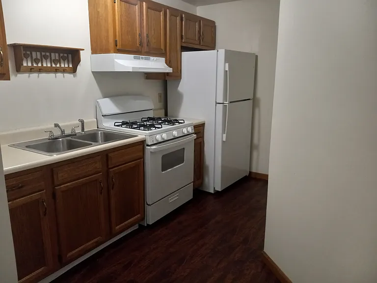 10600 Olean Rd — Photo 5
