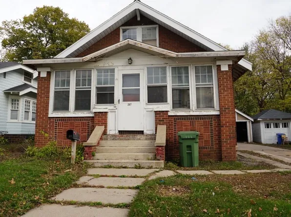 207 4th Ave, Charles City, IA 50616
