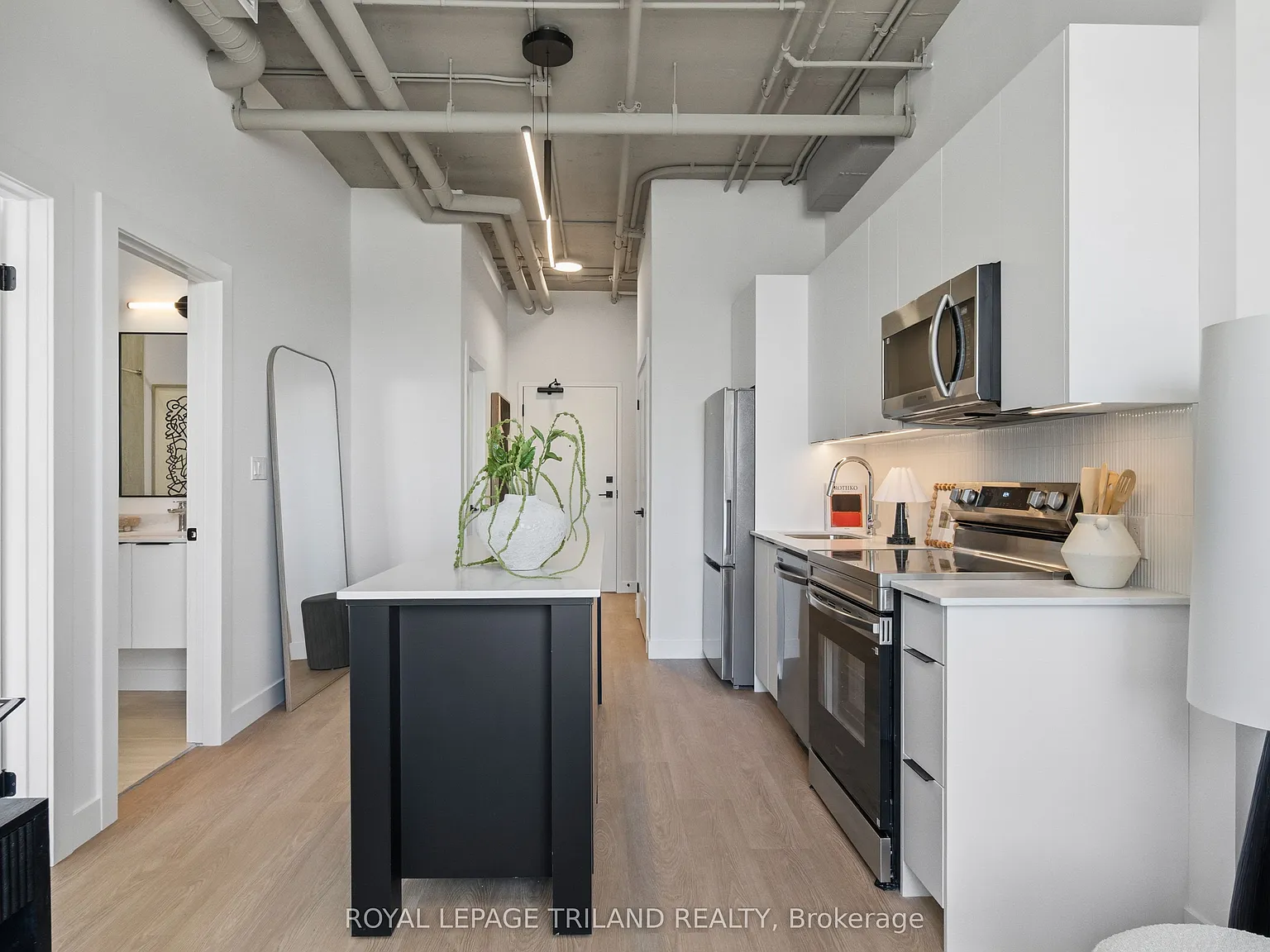 2 bed, $2,495 — Photo 4